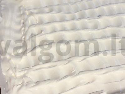 Meringos ritinys su uogomis Žingsnis 10