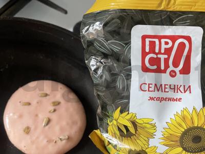 Rožiniai blynai su saulėgrąžų sėklomis Žingsnis 6