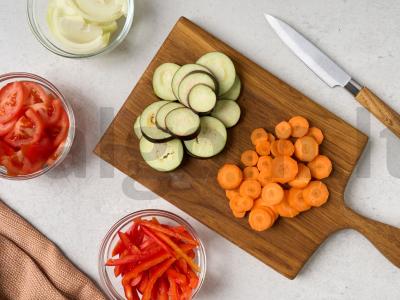 Daržovių troškinys su kotletais Žingsnis 1