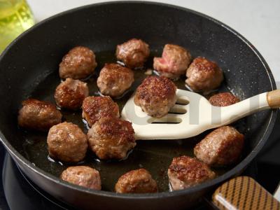 Daržovių troškinys su kotletais Žingsnis 7