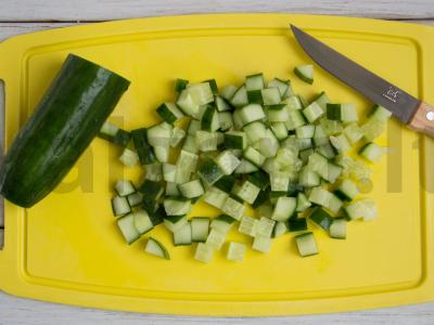 Vasaros salotos su kukurūzais ir lydytu sūriu Žingsnis 1