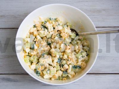 Vasaros salotos su kukurūzais ir lydytu sūriu Žingsnis 6