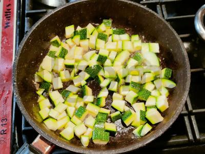 Makaronai su langustiniais ir cukinijomis Žingsnis 2