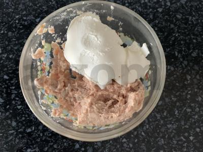 Užkandis ant krekerių su žuvies paštetu Žingsnis 1