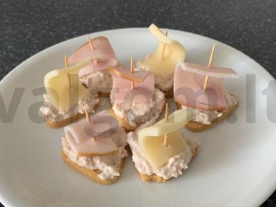 Užkandis ant krekerių su žuvies paštetu Žingsnis 4