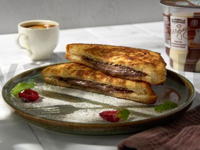 Prancūziškas tostinis su šokoladiniu kremu pagrindine nuotrauka