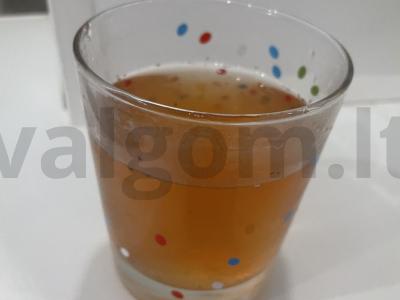 Slyvų arbata su vanilės aromatu pagrindine nuotrauka