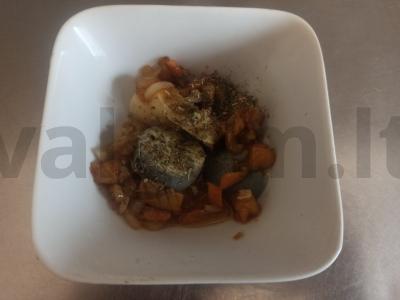 Įdarytas kiaušinis su upėtakiu, svogūnais ir grietininiu sūriu Žingsnis 5