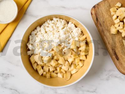 Sluoksniuotos bandelės su varške ir bananais Žingsnis 1