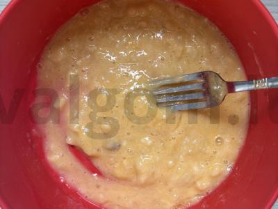 Bananų blynai su obuolių tyre Žingsnis 3