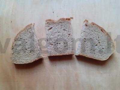 Kvietiniai skrebučiai su šonine, rukola ir petražolėmis Žingsnis 1