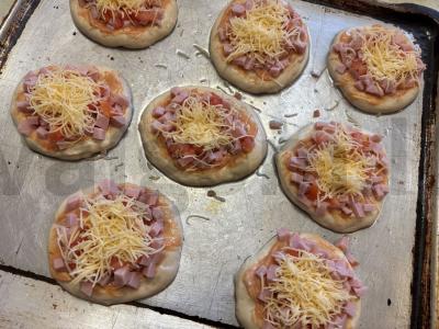 Pica su dešra draugiškam susibūrimui Žingsnis 9