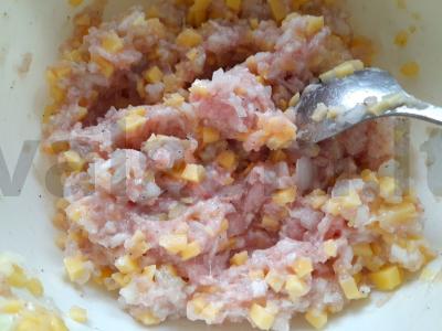 Pyragas su faršu, svogūnais ir bulvėmis Žingsnis 4