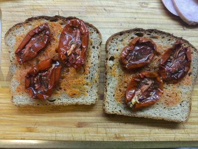 Sumuštiniai su kumpiu ir džiovintais pomidorais Žingsnis 3