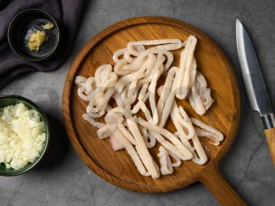 Keptas kalmaras su avinžirniais Žingsnis 1