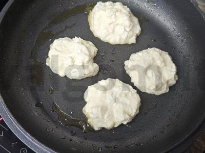 Varškės blynai su termostatu persikų jogurtu Žingsnis 4