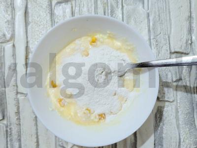 Varškės keksas su mangais mikrobangų krosnelėje Žingsnis 4