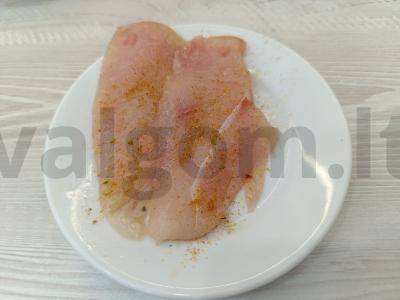 Vištienos kotletai su džiūvėsėliais Žingsnis 1