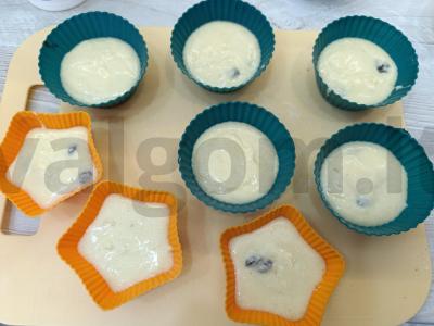 Raisinų keksiukai arbatai Žingsnis 7