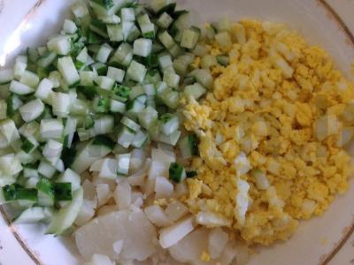 Vištienos, agurkų ir kukurūzų salotas Žingsnis 2