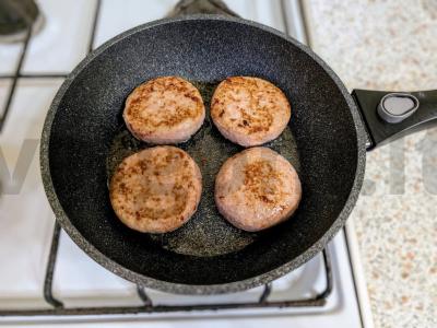 Klasikiniai burgeriai su vištienos kotletais Žingsnis 1