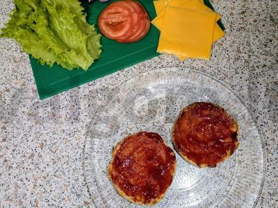 Klasikiniai burgeriai su vištienos kotletais Žingsnis 4