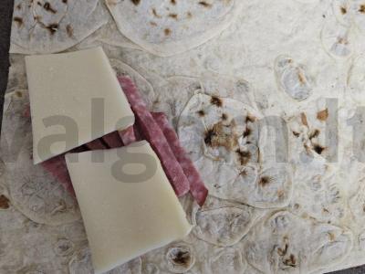 Mini pyragėliai lavaše su dešra ir mocarela Žingsnis 2