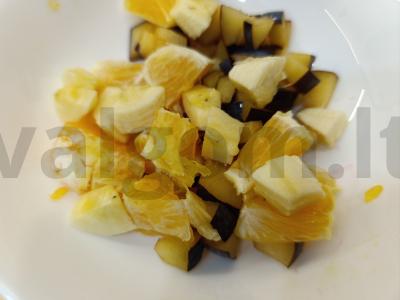 Vaisių salotos su traškiais paduokais Žingsnis 1