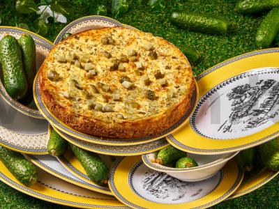 Sūrio pyragas su agurkais pagrindine nuotrauka