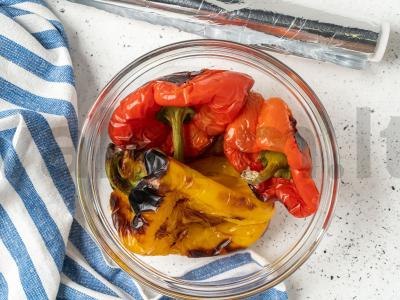 Keptų paprikų salotos Žingsnis 4