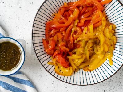 Keptų paprikų salotos Žingsnis 5