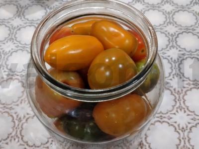 Marinuoti pomidorai su česnaku žiemai Žingsnis 1
