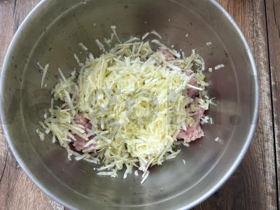 Kepti PP kotletai iš kalakuto ir cukinijos Žingsnis 3