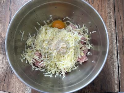 Kepti PP kotletai iš kalakuto ir cukinijos Žingsnis 5