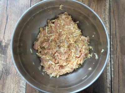 Kepti PP kotletai iš kalakuto ir cukinijos Žingsnis 6