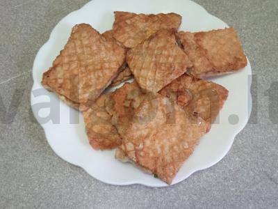 Vafliai su kiaulienos faršu pagrindine nuotrauka