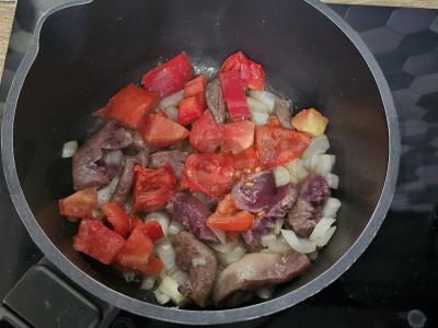 Makaronai su daržovėmis ir širdelėmis Žingsnis 4