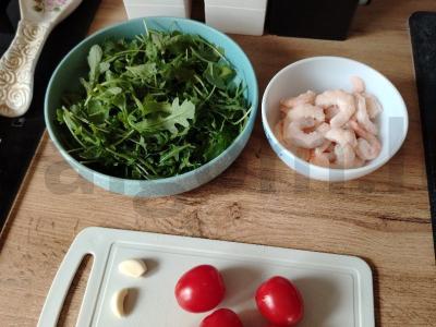 Salotas su krevetėmis ir stracciatella Žingsnis 1