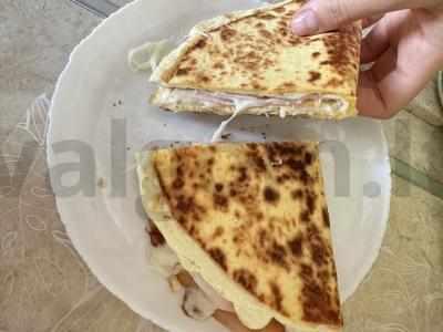 Mėgstama tortilija pusryčiams pagrindine nuotrauka