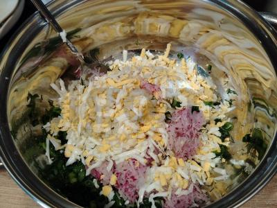 Okroška su kefyru, dešra ir žolelėmis Žingsnis 4