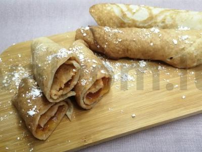 Kepiniai su mielėmis ir persikų džemu pagrindine nuotrauka