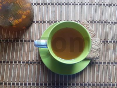 Juodasis arbata su šaltalankiais, čiobreliais ir raudonėliais pagrindine nuotrauka