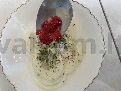 Marinuoti svogūnai su actu ir aviečių džemu Žingsnis 4