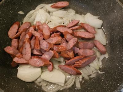 Omletas su daržovėmis ir medžiotojų dešrelėmis Žingsnis 2