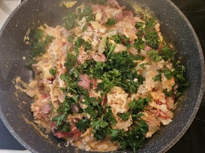 Omletas su daržovėmis ir medžiotojų dešrelėmis Žingsnis 5