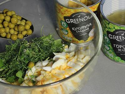 Salotas su kukurūzais ir žirneliais Žingsnis 4