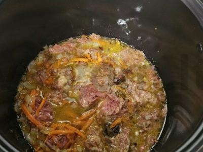 Birus plovas su daržovėmis ir troškinta mėsa Žingsnis 4