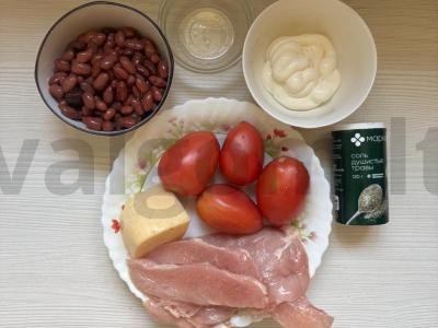 Baltymų salotas su vištiena ir pupelėmis Žingsnis 1