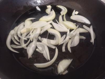 Žirnių piurė su pomidoru ir svogūnu Žingsnis 4