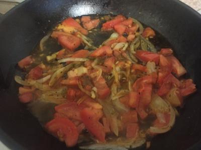 Žirnių piurė su pomidoru ir svogūnu Žingsnis 6